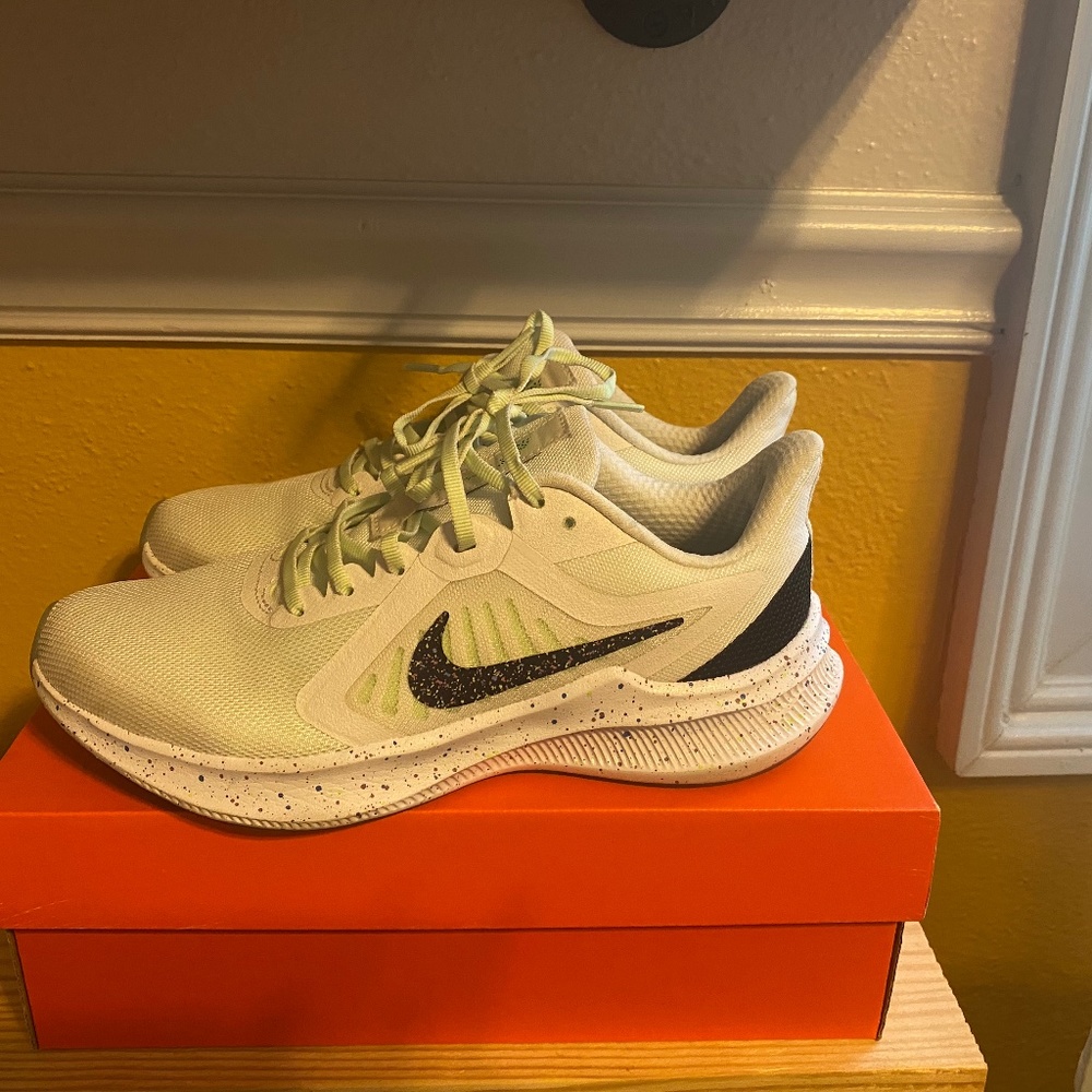 Nike Downshifter Sneakers